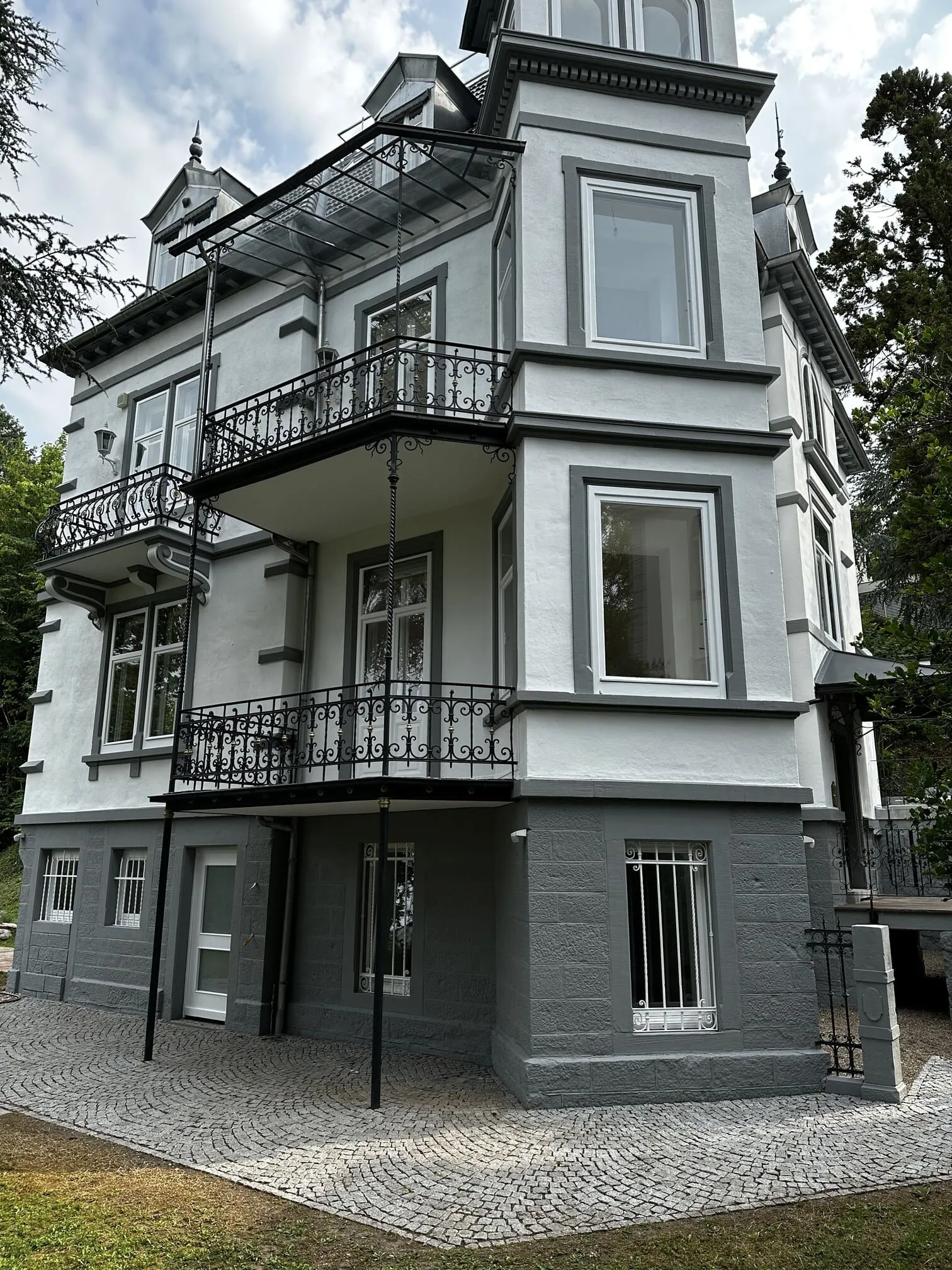 Altbaufassade nach der Fassadensanierung in Baden-Baden