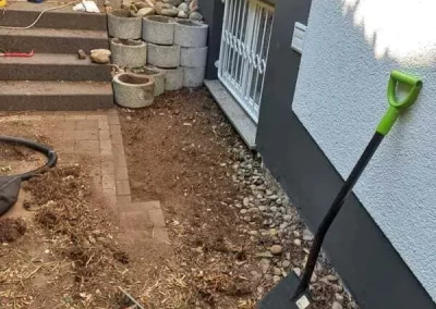 Boden abtragen für eine neue Gartenanlage